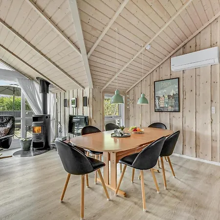 Pet Friendly Home In Hemmet With Kitchen *