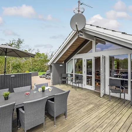 Holiday home Pet Friendly Home In Hemmet With Kitchen *